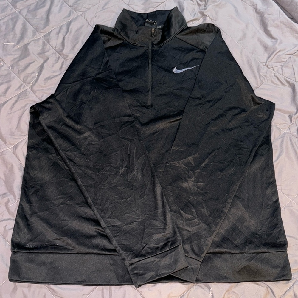 NIKE SWEATER